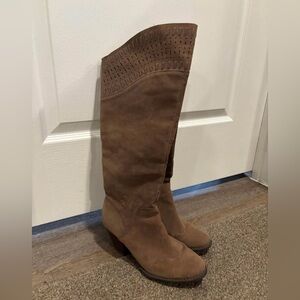 Boots, size 8.5